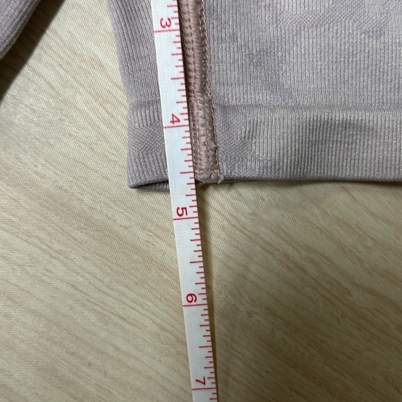 Gymshark Shorts Womens Small Adapt Seamless Camo Shorts 5" High Waist Athleisure - Picture 5 of 5